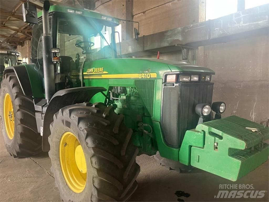 John Deere 8410 الجرارات