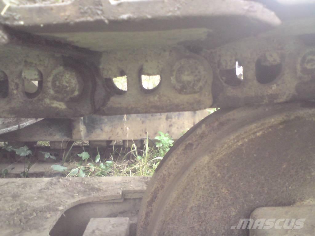 CAT 235 C حفارات زحافة