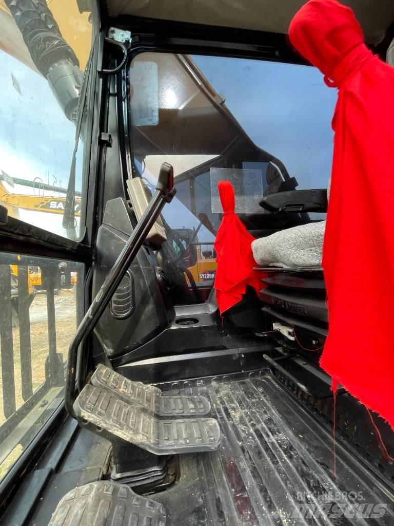 Sany SY 215 C حفارات زحافة
