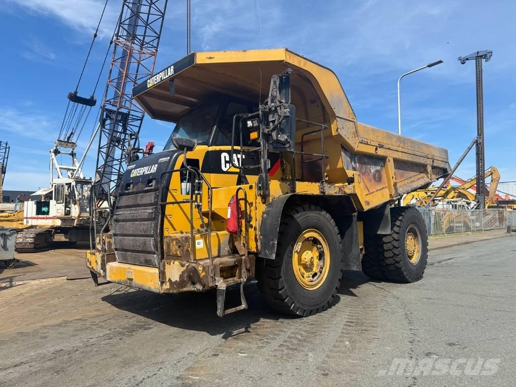 CAT 770 شاحنات المخلفات الصلبة