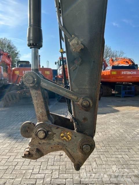 Volvo EC 240 C L حفارات زحافة