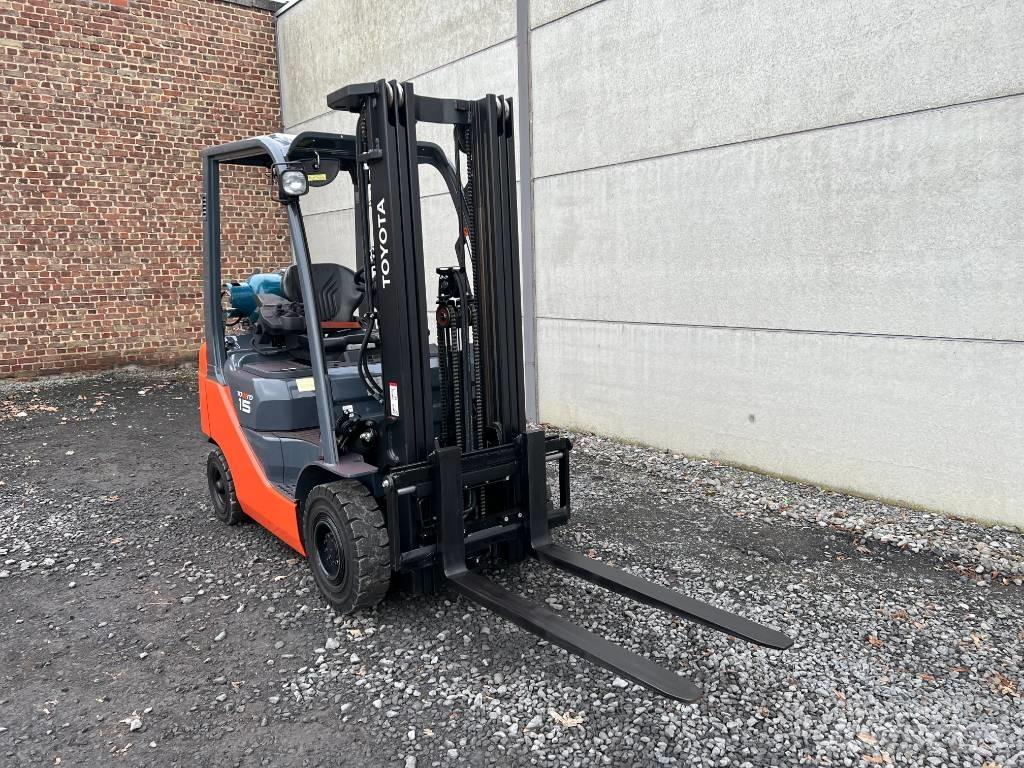 Toyota 02-8 FGF 15 شاحنات LPG