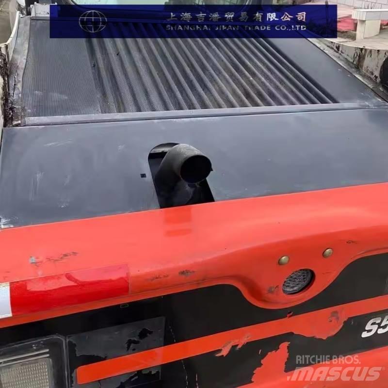 Bobcat S 550 لوادر انزلاقية التوجيه