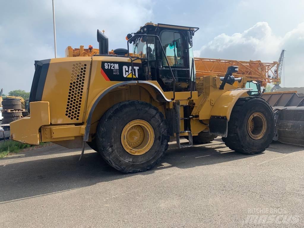 CAT 972 M لوادر بعجل