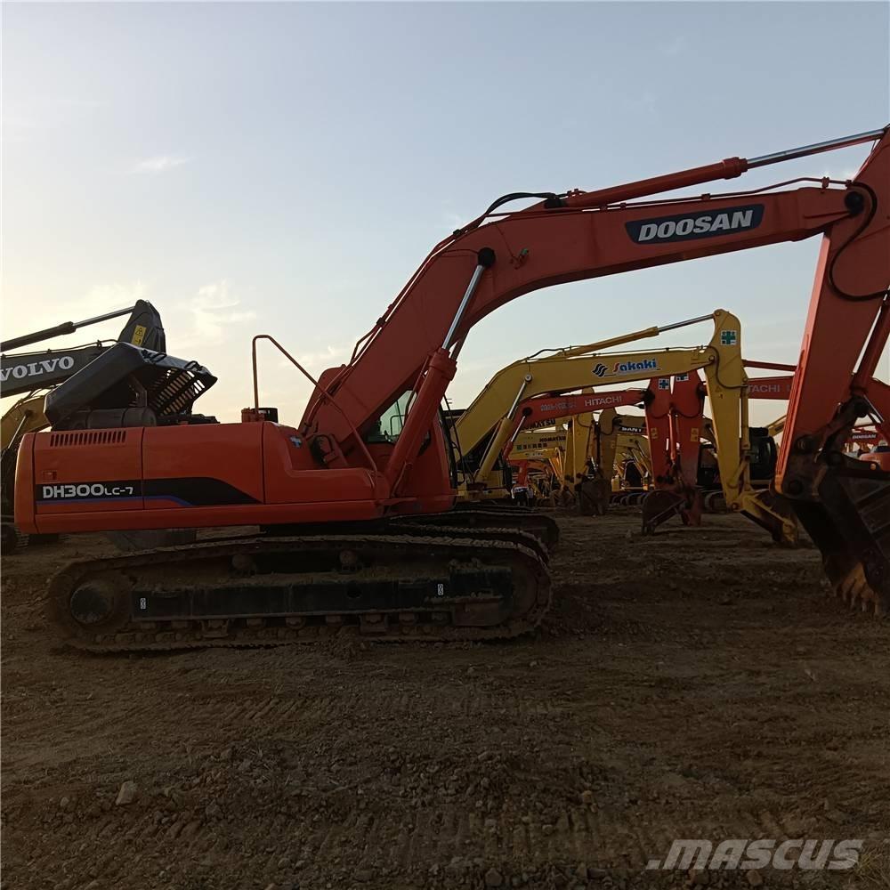 Doosan DH300LC-7 حفارات زحافة