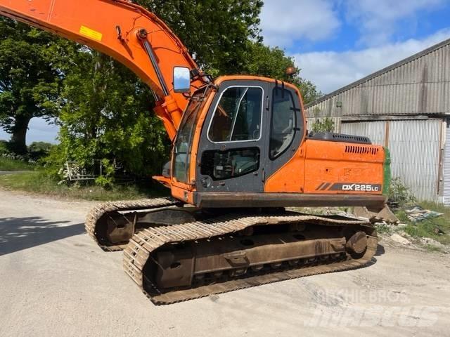 Doosan DX 225 LC حفارات زحافة