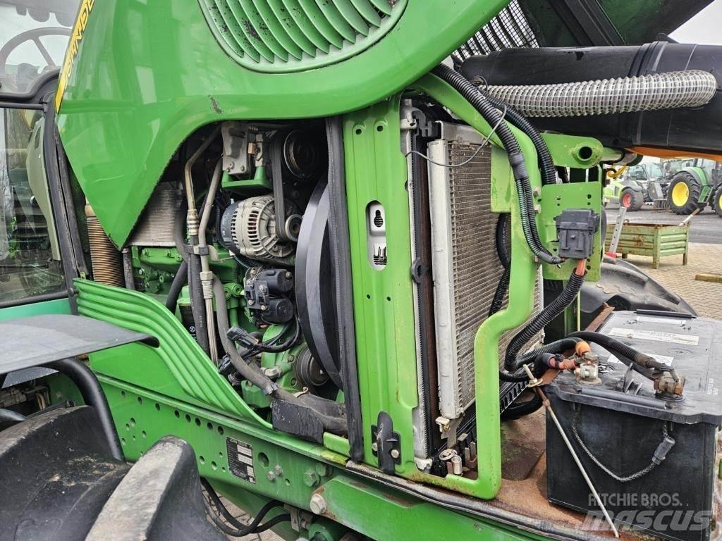 John Deere 6520 الجرارات