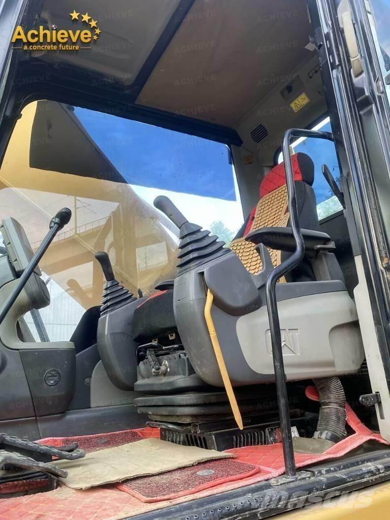 CAT 336D2 حفارات زحافة