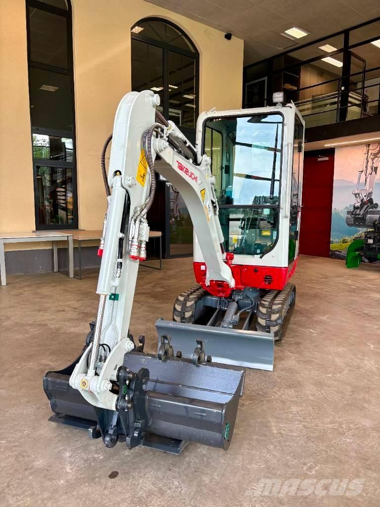 Takeuchi TB 216 حفارات صغيرة أقل من 7 طن (حفارات صغيرة)