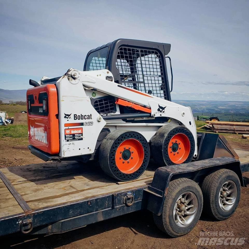 Bobcat S 450 لوادر انزلاقية التوجيه