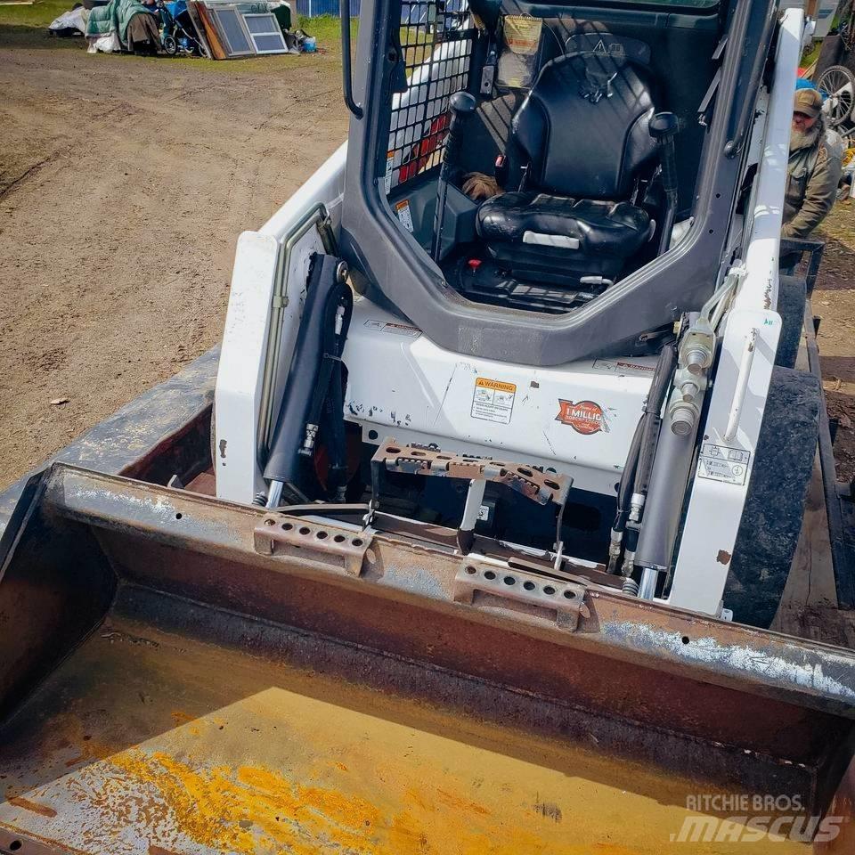 Bobcat S 450 لوادر انزلاقية التوجيه