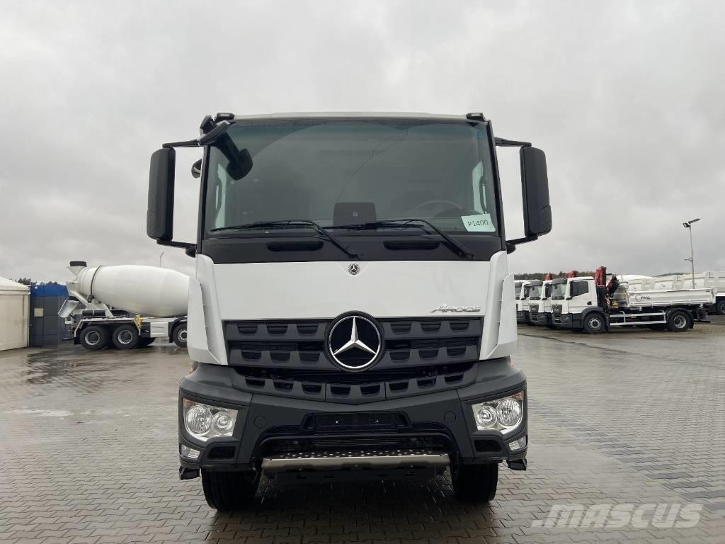 Mercedes-Benz 4143 شاحنات قلابة