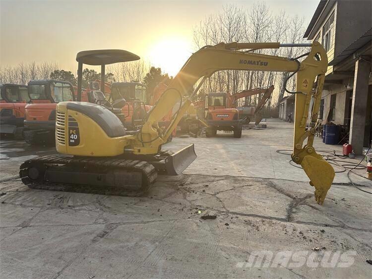 Komatsu PC 40 حفارات زحافة