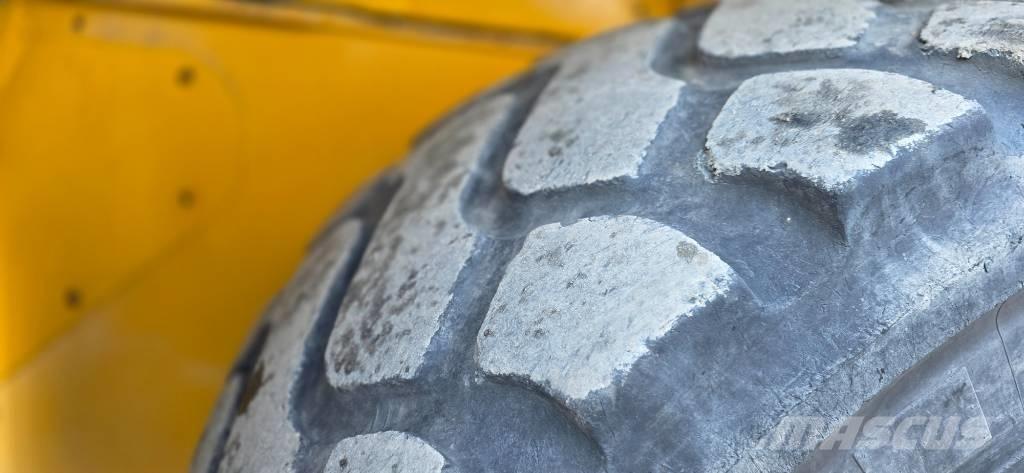 Volvo L 220 G لوادر بعجل
