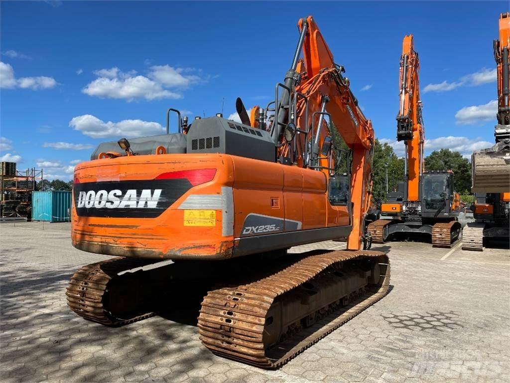 Doosan DX235LC-5 حفارات زحافة