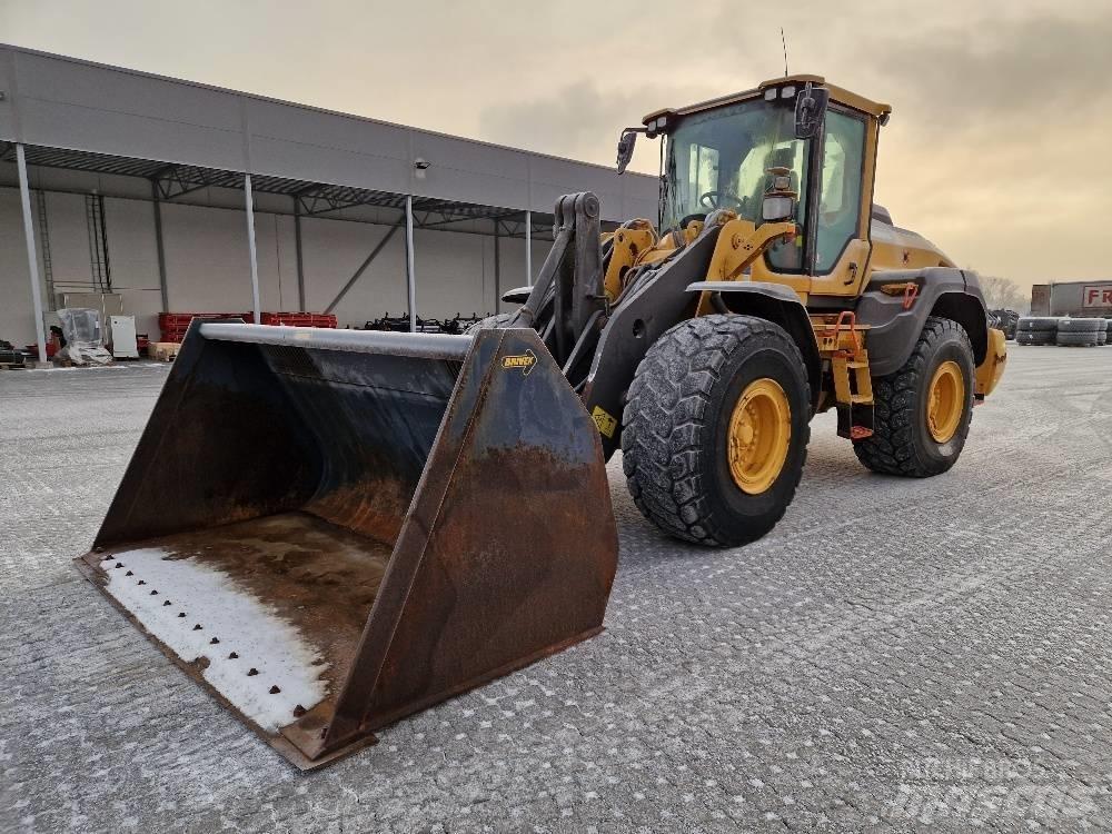 Volvo L120H لوادر بعجل