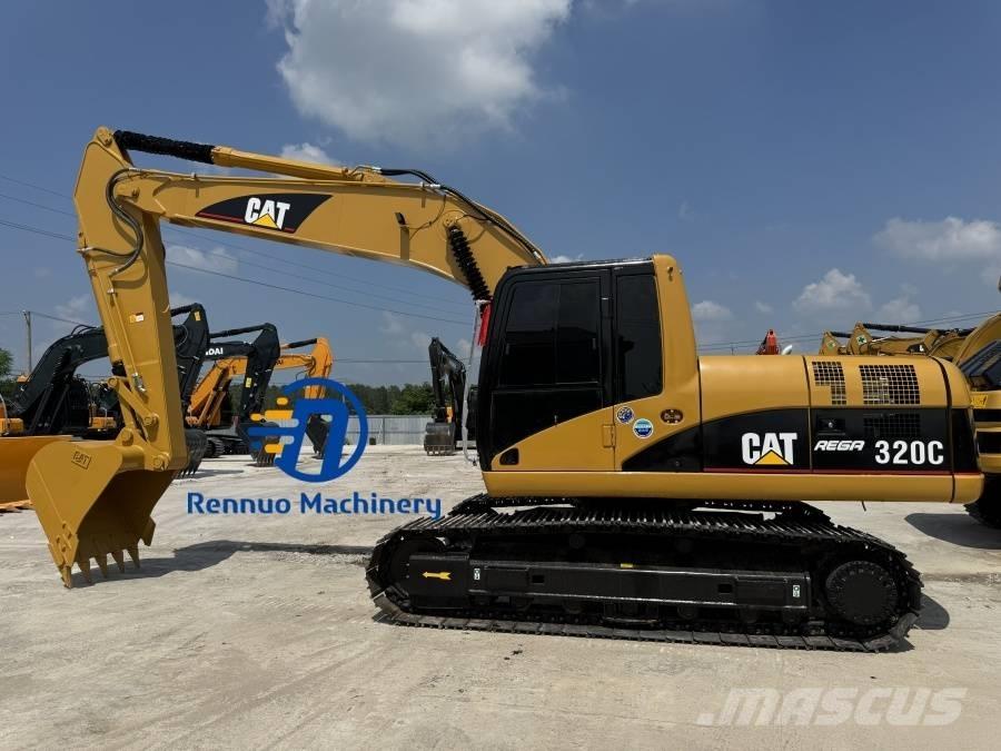 CAT 320C حفارات زحافة