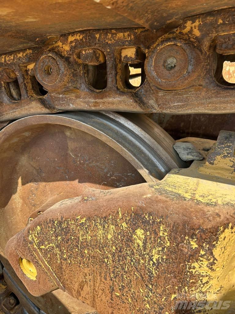 CAT D 7 R (Leica GPS) بلدوزرات مجنزرة