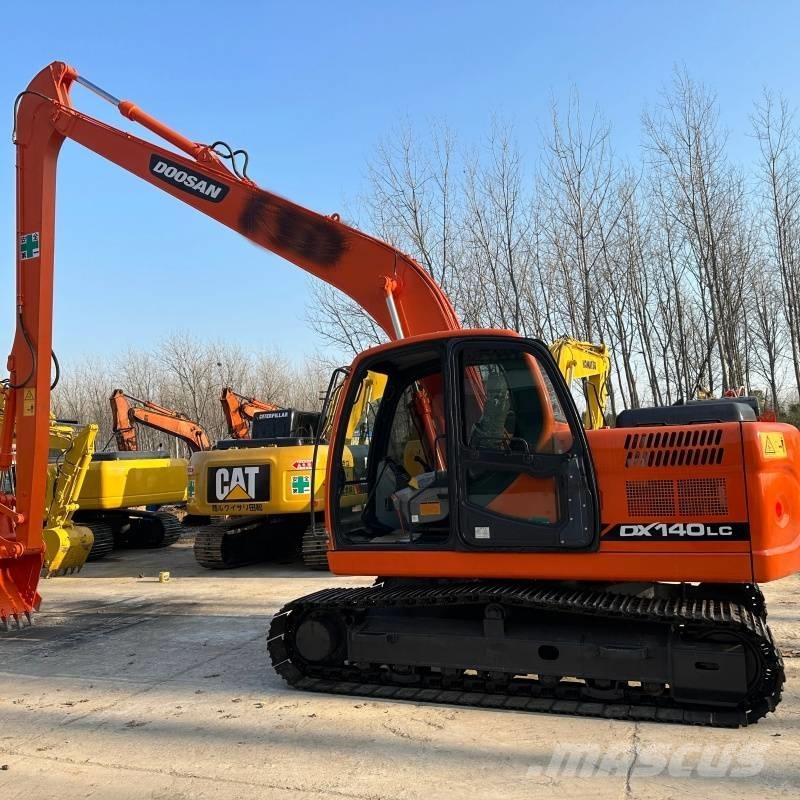 Doosan DX 140 حفارات زحافة