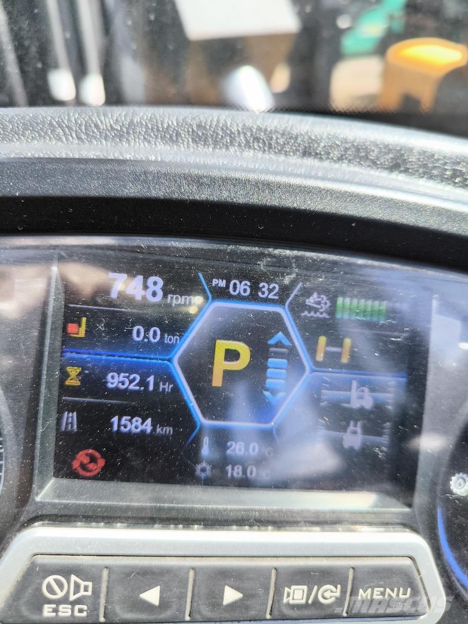 Hyundai 160D-9L Truck mounted forklifts