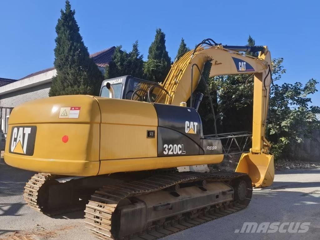 CAT 320 C L حفارات زحافة