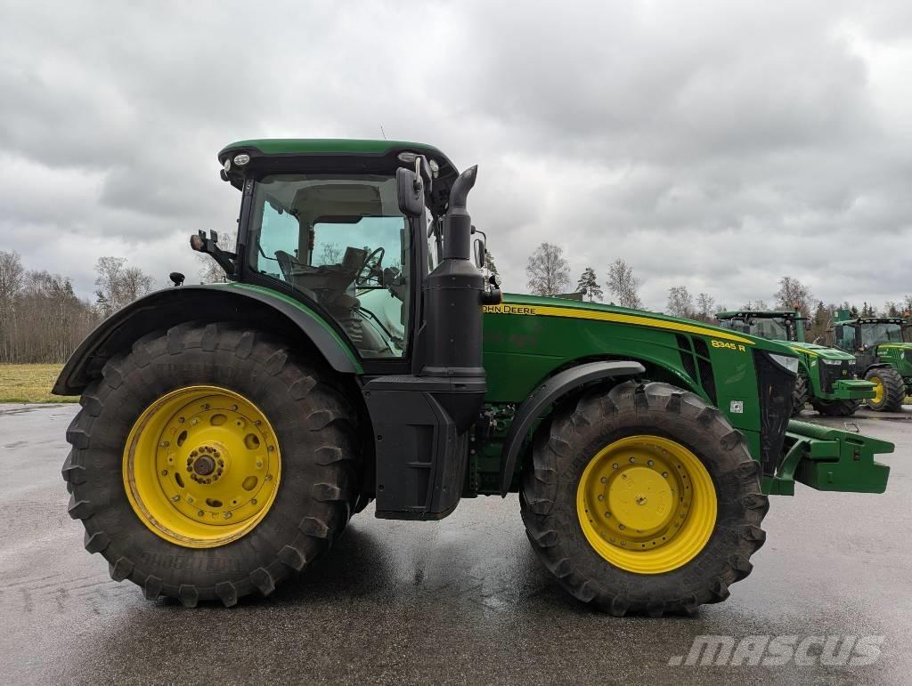 John Deere 8345 R الجرارات