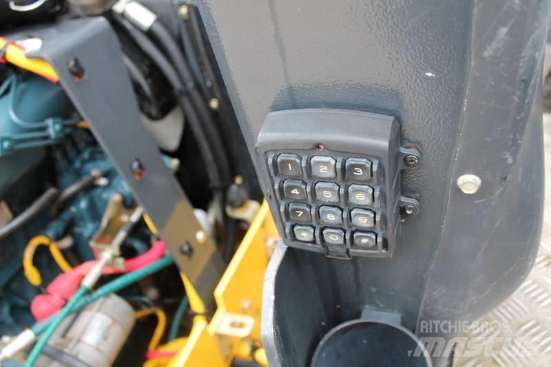 Bomag BW 120 AD-5 مداحل ثنائية الاسطوانة