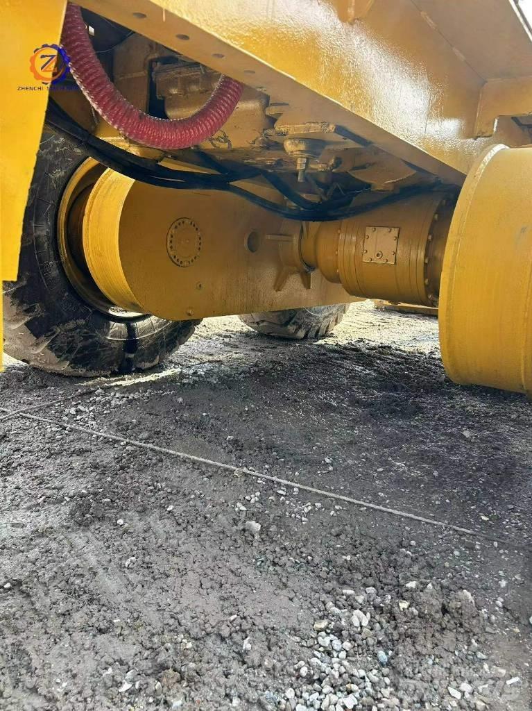 CAT 140 H معدات تمهيد الطرق