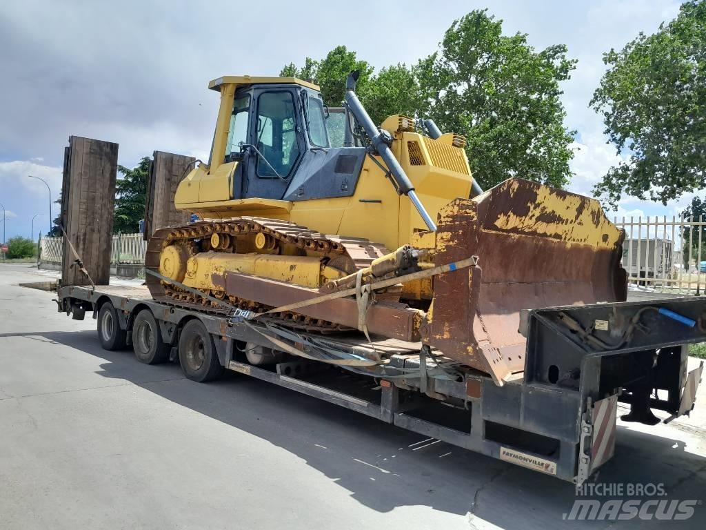 Komatsu D 65 E بلدوزرات مجنزرة