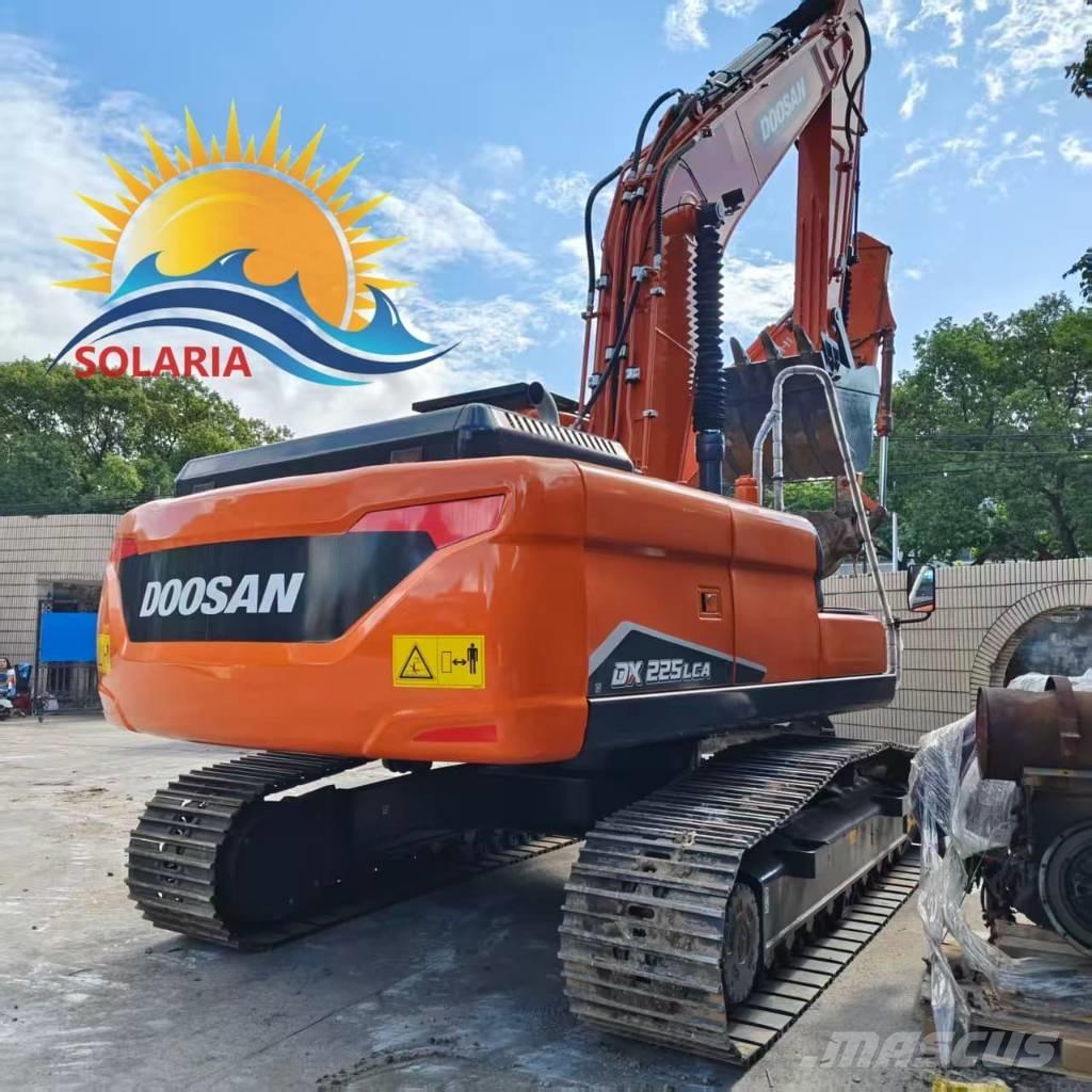 Doosan DX 225 LCA حفارات زحافة