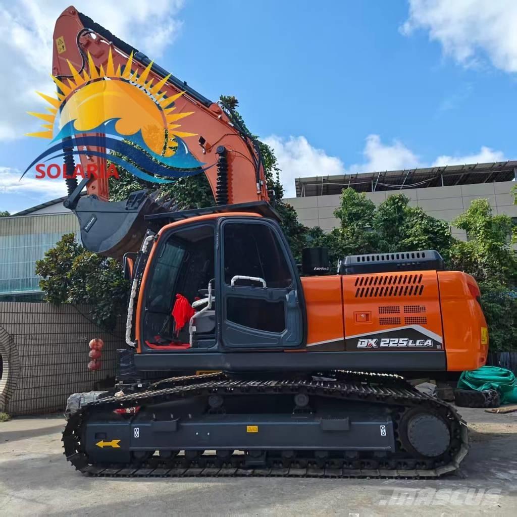Doosan DX 225 LCA حفارات زحافة