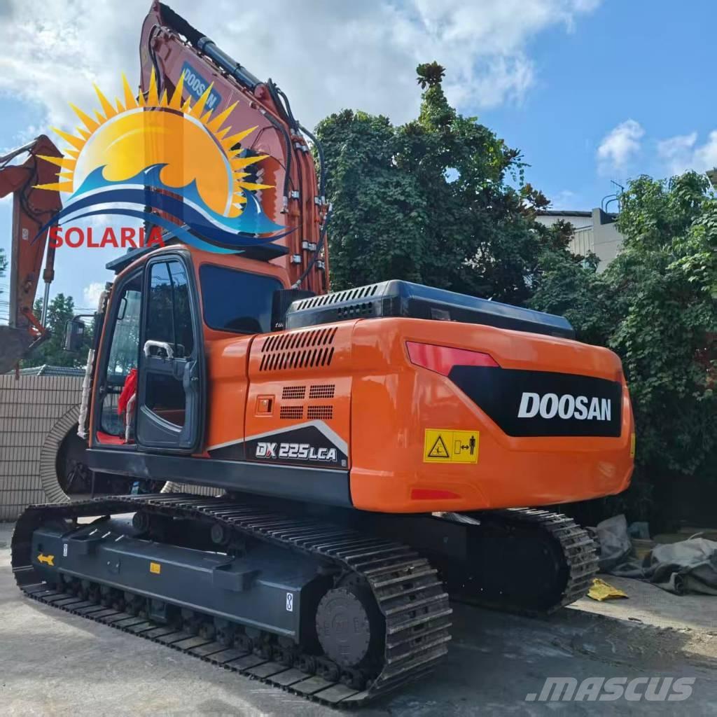 Doosan DX 225 LCA حفارات زحافة