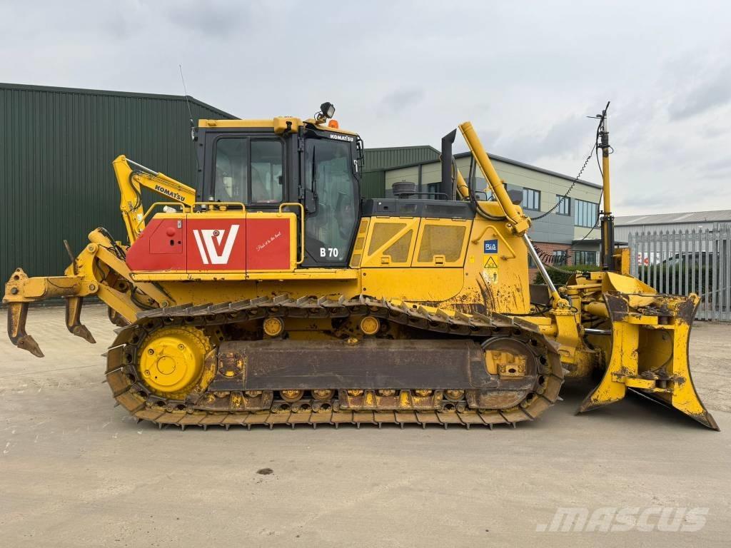 Komatsu D 65 PX-18 بلدوزرات مجنزرة