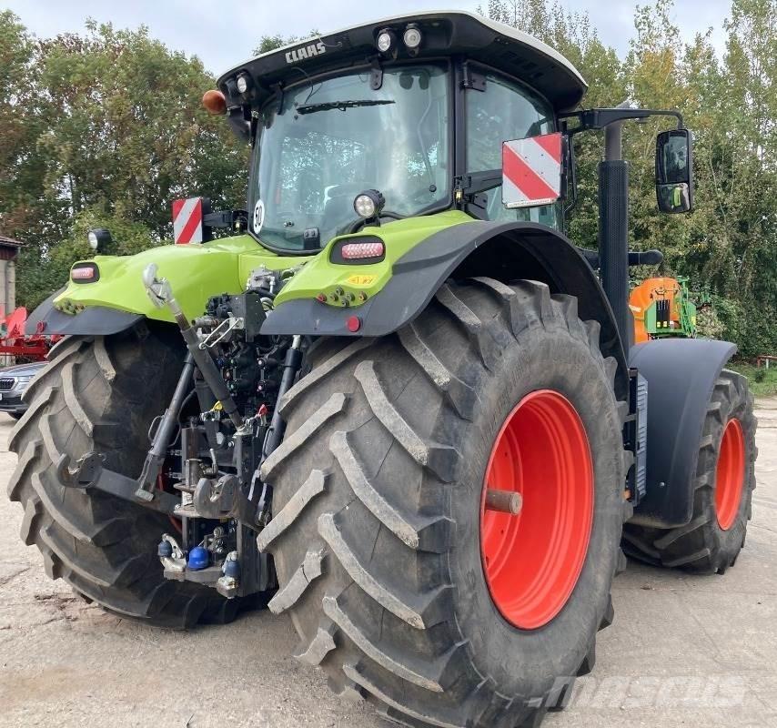 CLAAS Axion 810 الجرارات