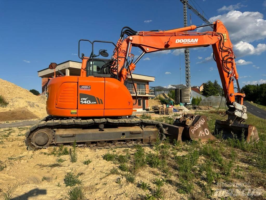 Doosan DX 140 LCR-3 حفارات زحافة