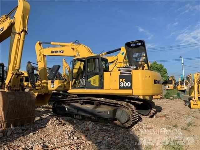 Komatsu PC300-7 حفارات زحافة