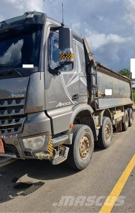 Mercedes-Benz 3951 عربات نقل قلابة للمواقع