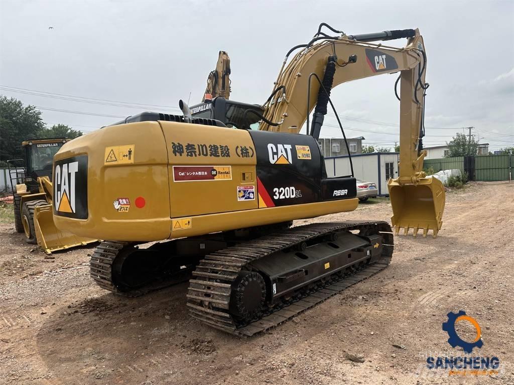 CAT 320 D L حفارات زحافة