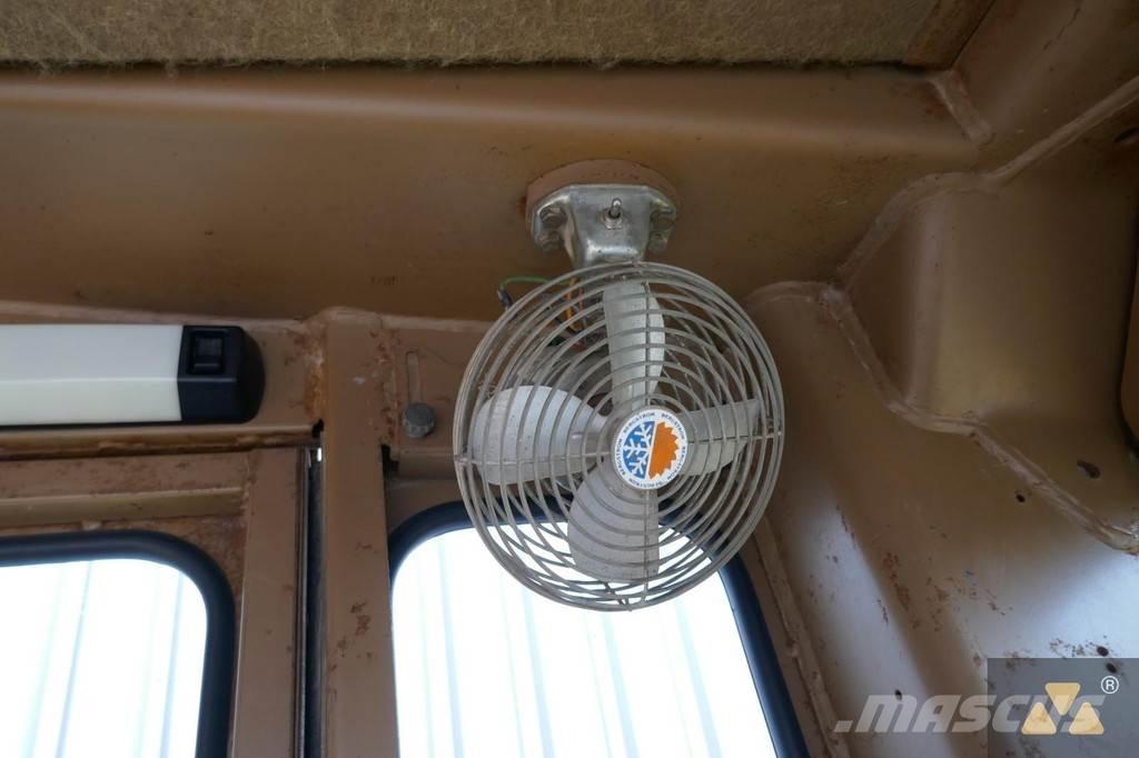 CAT 130G معدات تمهيد الطرق