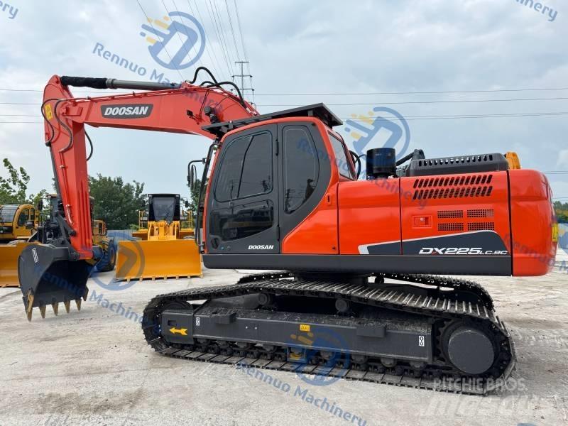 Doosan DX 225 LC-9C حفارات زحافة