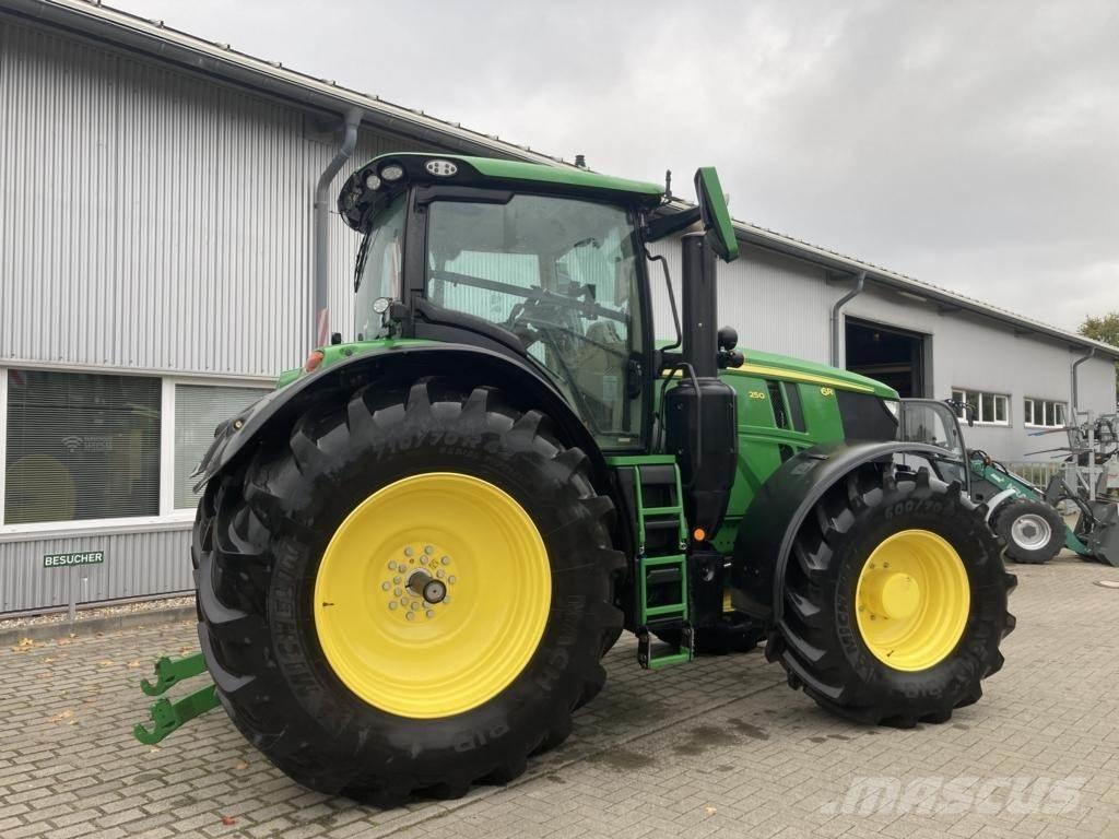 John Deere 6R250 الجرارات