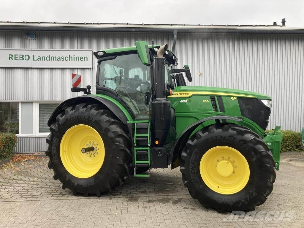 John Deere 6R250 الجرارات