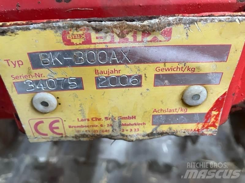 Brix BK 300 AX زحافات ساحقة