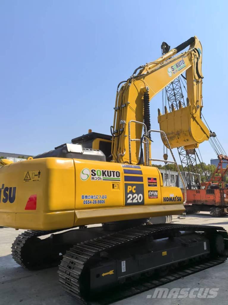 Komatsu PC 220-8 حفارات زحافة