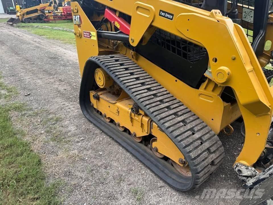 CAT 249 D3 لوادر انزلاقية التوجيه