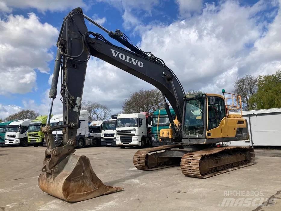 Volvo EC 220 DL حفارات زحافة