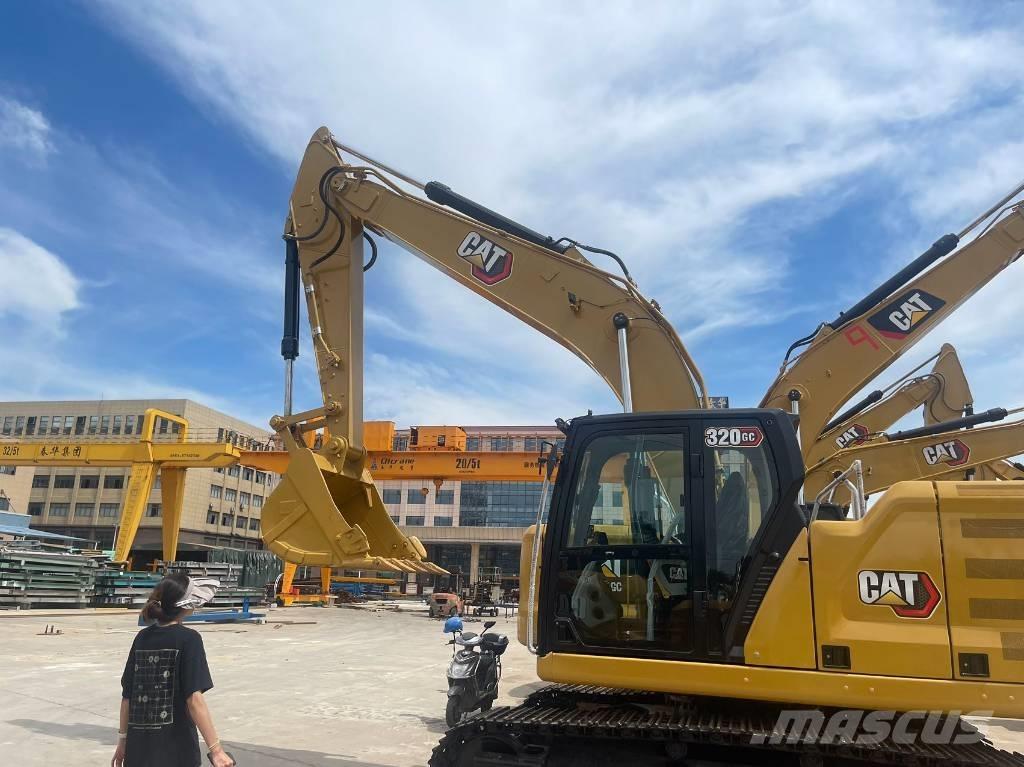 CAT 320 GC حفارات زحافة
