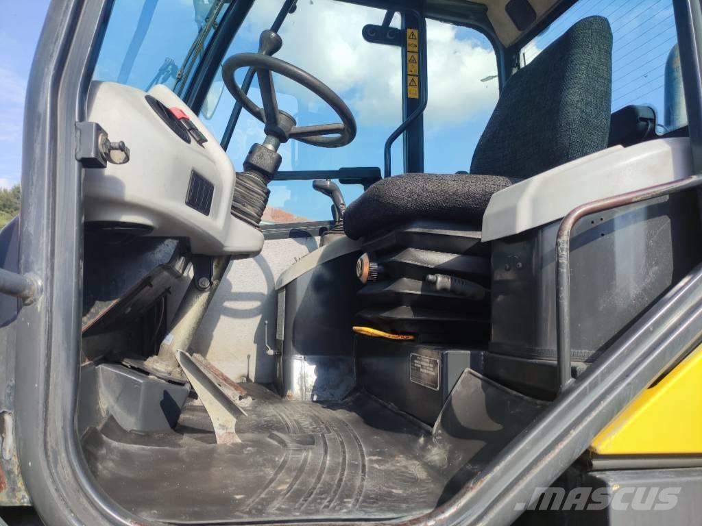 Komatsu WA 80-5 لوادر بعجل