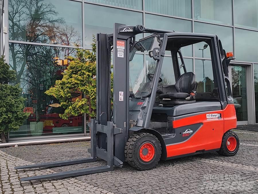 Linde E30L-01 شاحنات ذات رافعات شوكية تعمل بالكهرباء