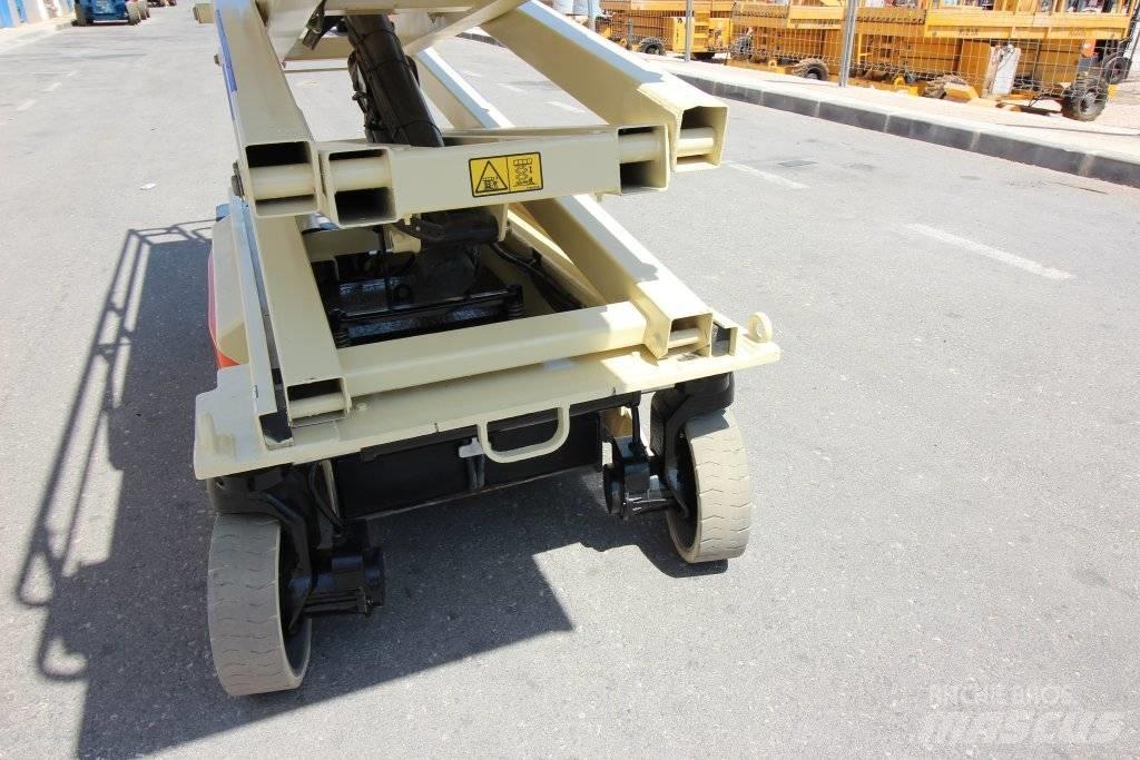 JLG 3246 ES رافعات مقصية الشكل